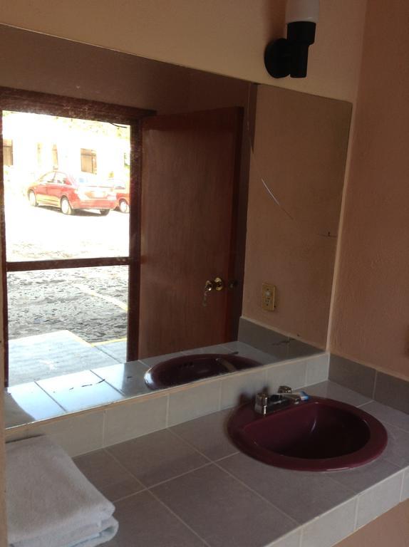 Hotel Tecozautla Luaran gambar